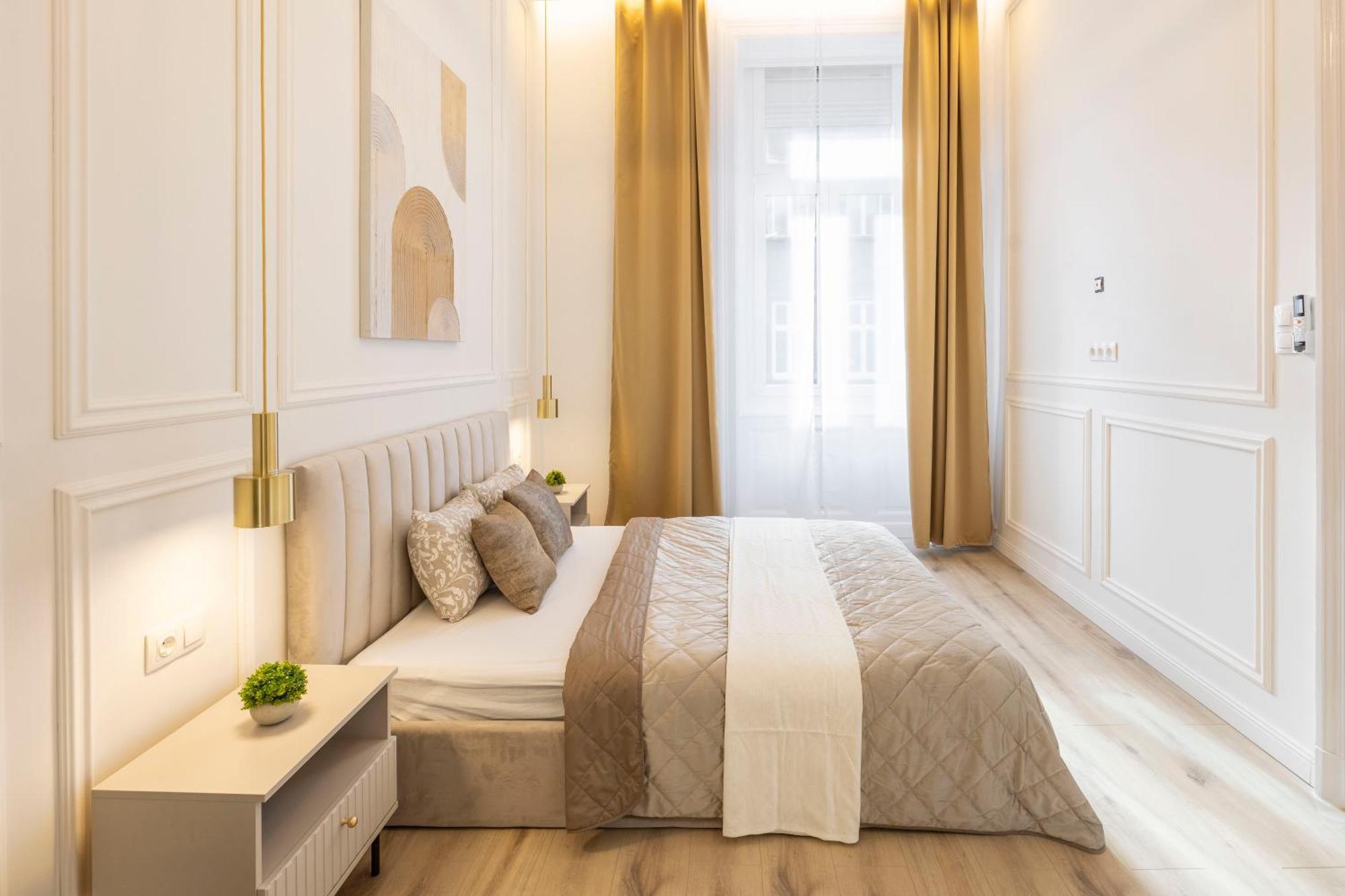 Exclusive & Prestigious Central Residence W/ Balcony Budapest Exterior foto